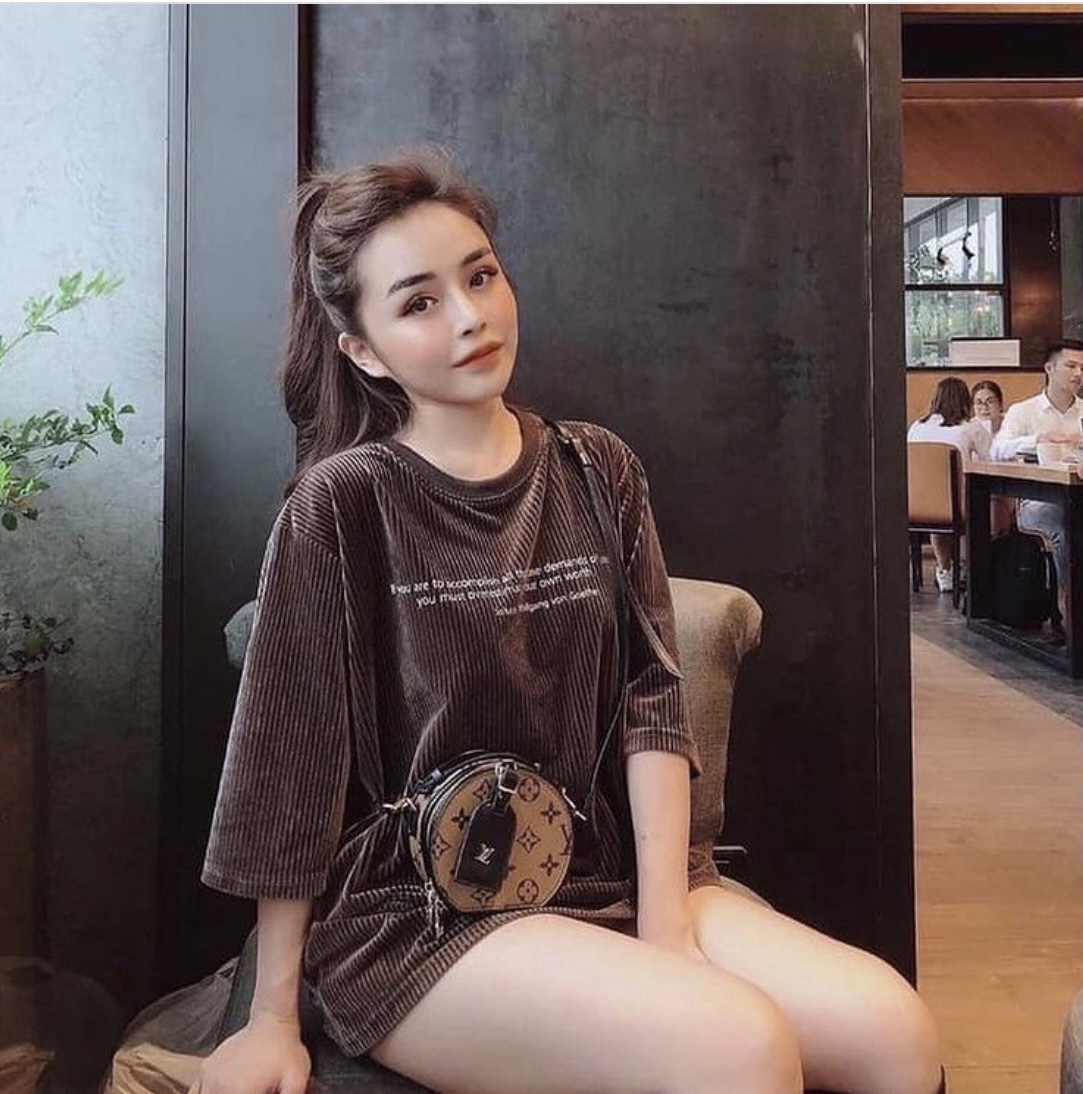 m68276
🥰背着它除了装口红、装钥匙、装粉饼还能装“可爱”