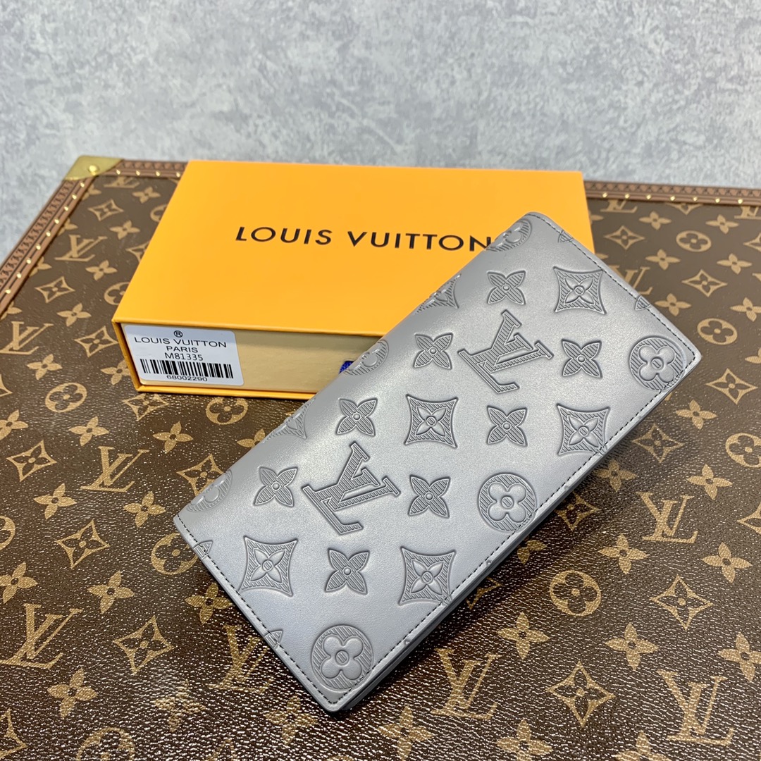 Louis Vuitton Wallet Card pack Grey Cowhide M81335