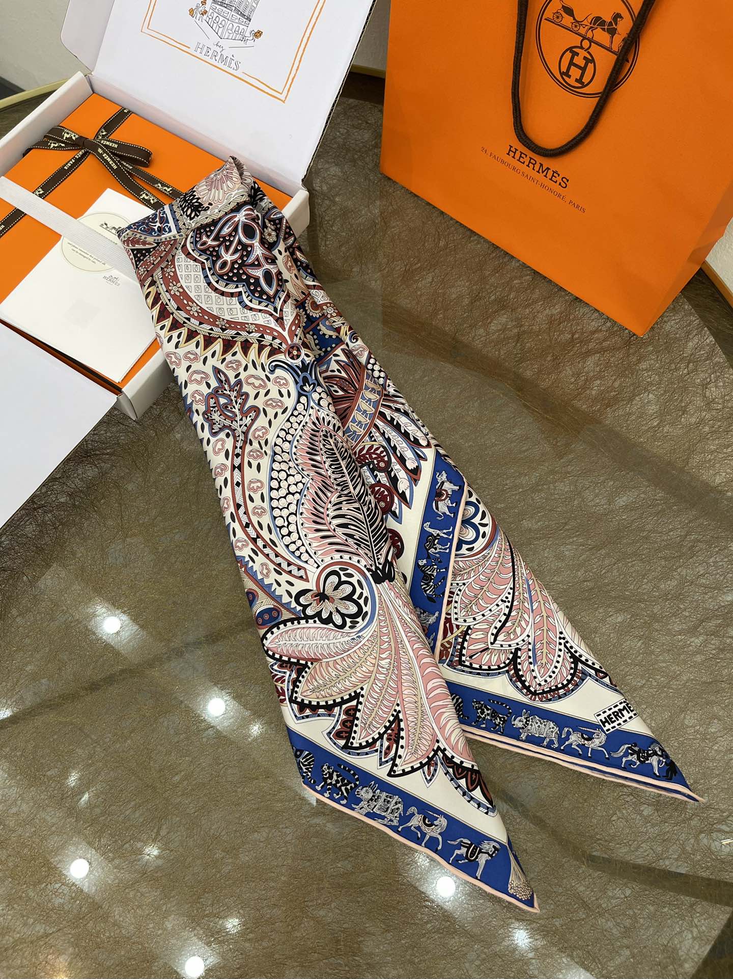 Hermes爱马仕『君妃花园』100%真丝围巾