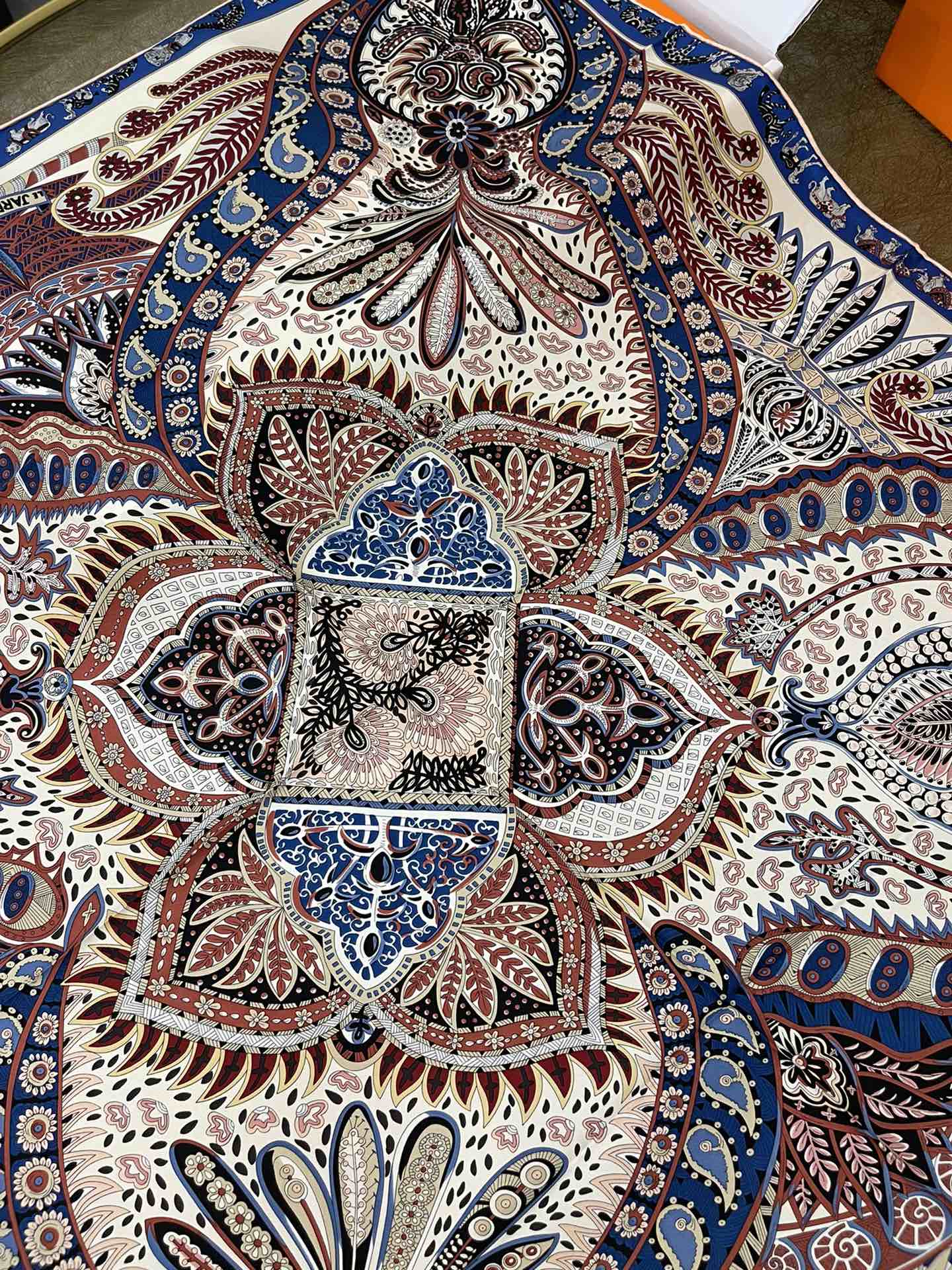 Hermes爱马仕『君妃花园』100%真丝围巾