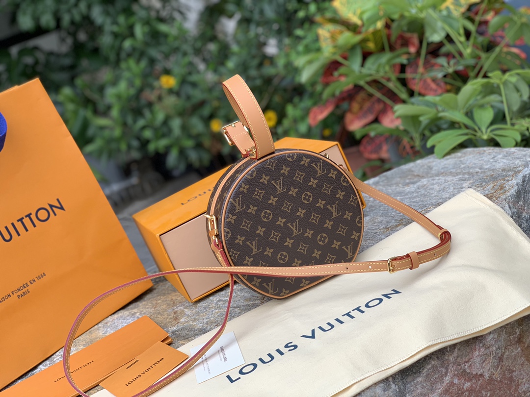 非市场普通货 进口皮料半钢五金 m43514尺寸17.5 x 16.5 x 7.5 CM，官网38500