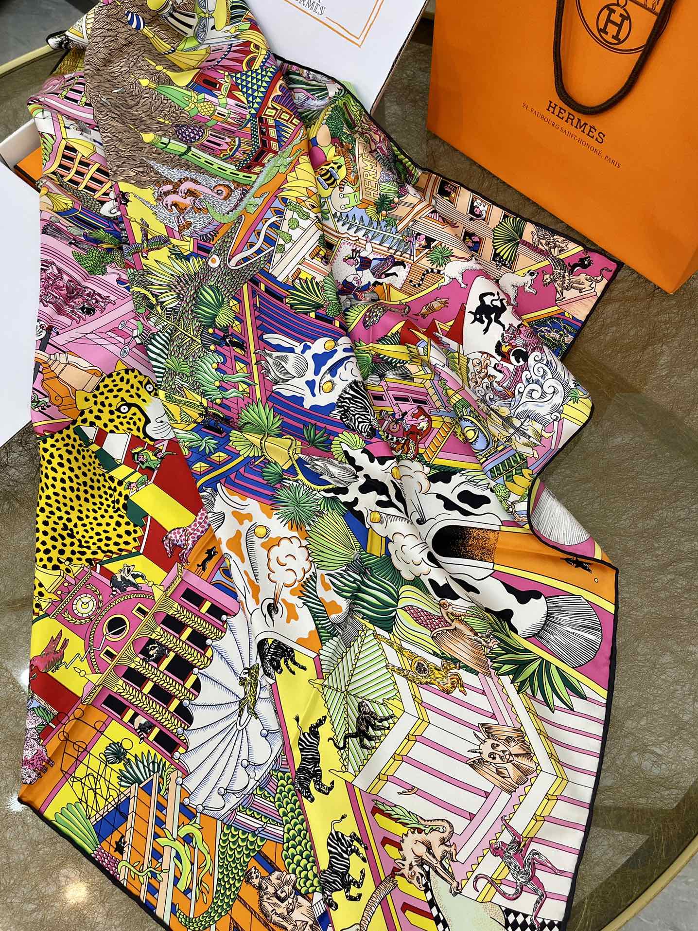 Hermes爱马仕『动物之城』100%真丝围巾