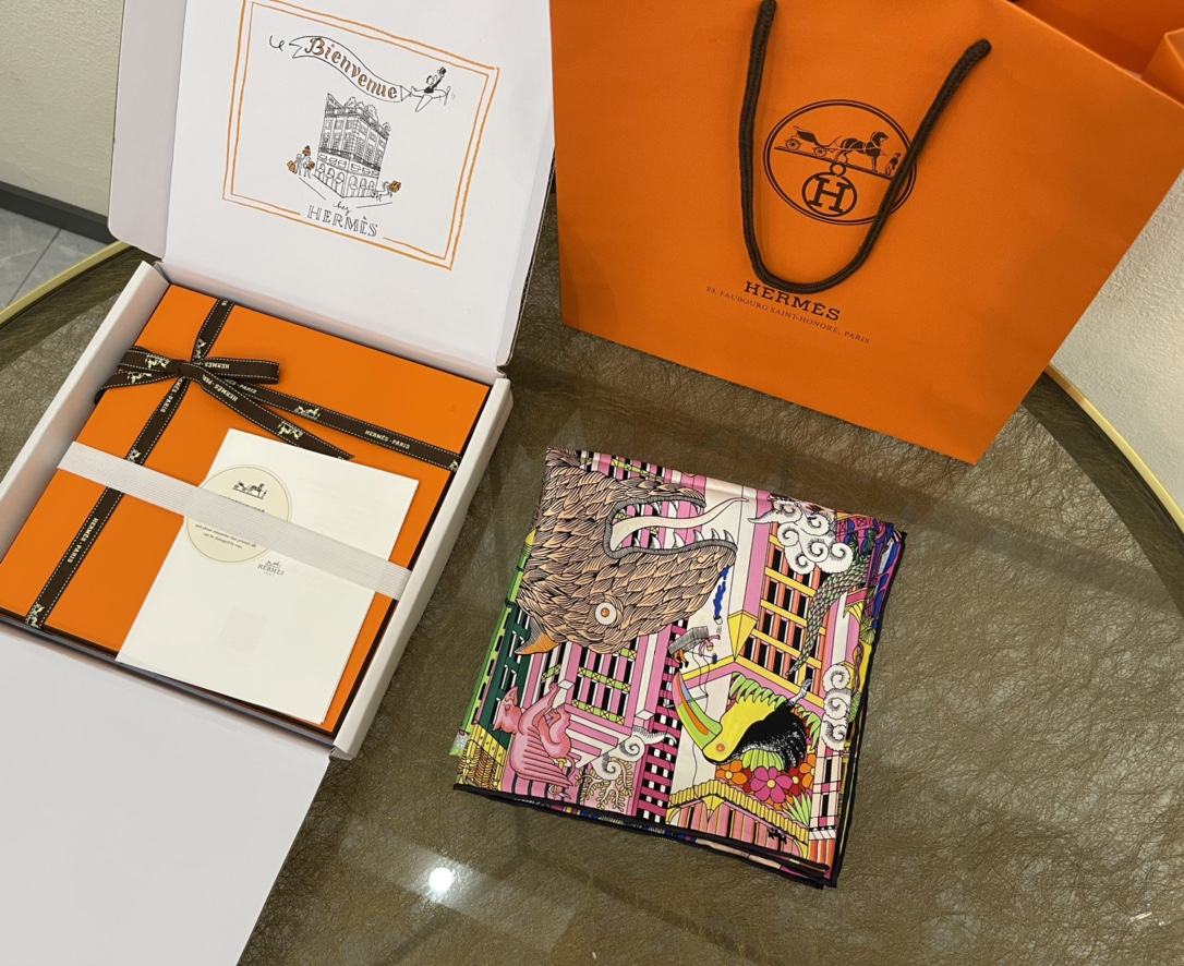 Hermes爱马仕『动物之城』100%真丝围巾