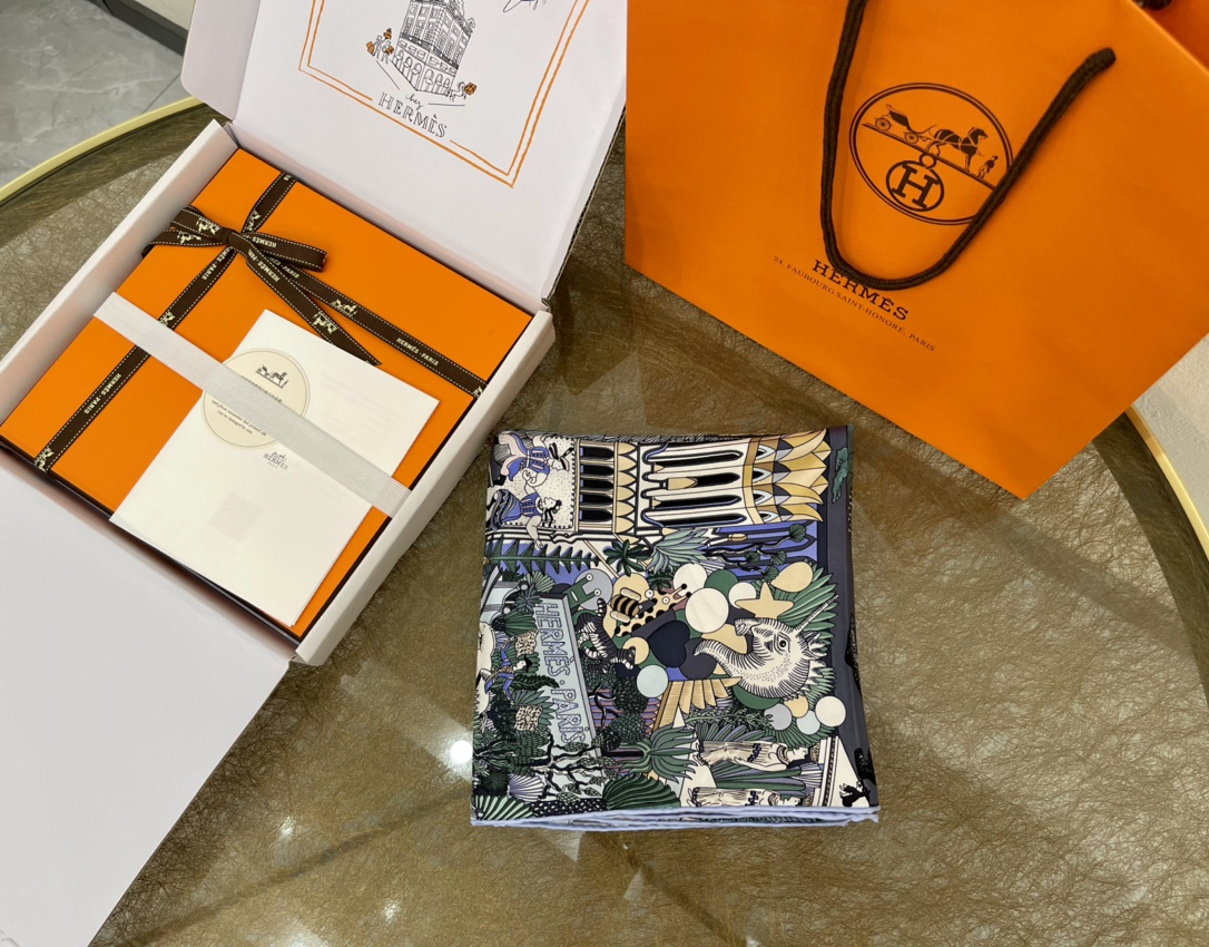 Hermes爱马仕『动物之城』100%真丝围巾