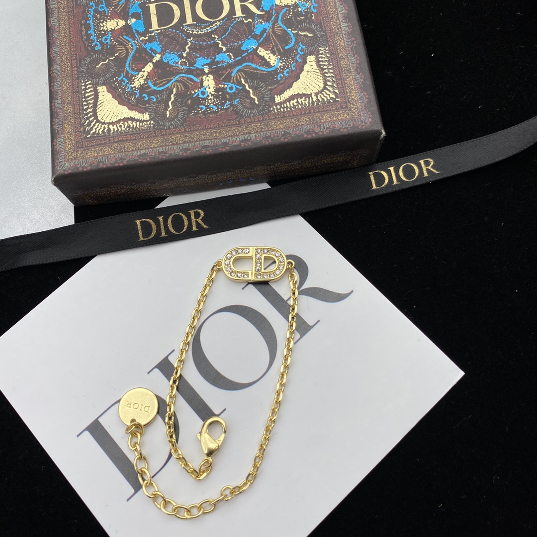 Dior 1: 1
 Joyas Pulsera