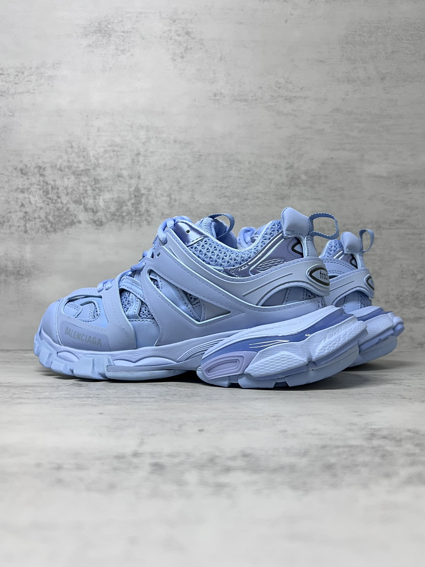 💰430
巴黎世家3.0 三代户外概念鞋老爹鞋“天空蓝”Balenciaga Sneaker Tess s.Gomma 纯原版本 原装大盒 从里到外 一切百分百还原官方配置 顶级专供碾压市面一切真标版本
尺码：35 36 37 38 39 40 41 42 43 44 45新色陆续更新中！