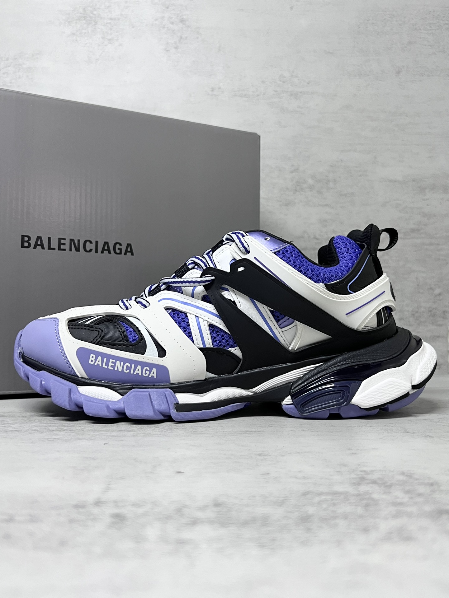 💰420
巴黎世家3.0 三代户外概念鞋老爹鞋“白紫”Balenciaga Sneaker Tess s.Gomma 纯原版本 原装大盒 从里到外 一切百分百还原官方配置 顶级专供碾压市面一切真标版本
尺码：36 37 38 39 40 41 42 43 44 45新色陆续更新中！