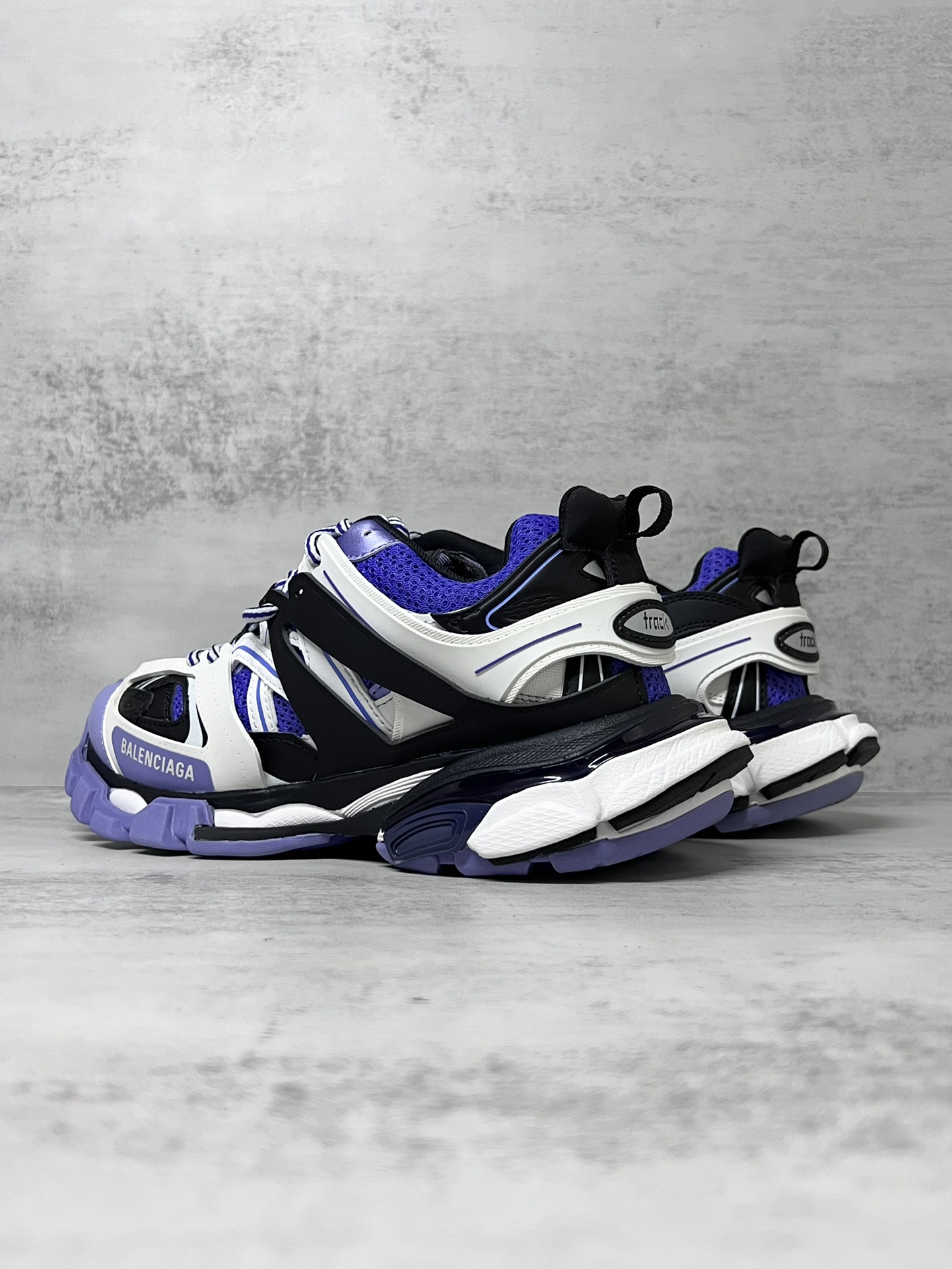 💰420
巴黎世家3.0 三代户外概念鞋老爹鞋“白紫”Balenciaga Sneaker Tess s.Gomma 纯原版本 原装大盒 从里到外 一切百分百还原官方配置 顶级专供碾压市面一切真标版本
尺码：36 37 38 39 40 41 42 43 44 45新色陆续更新中！