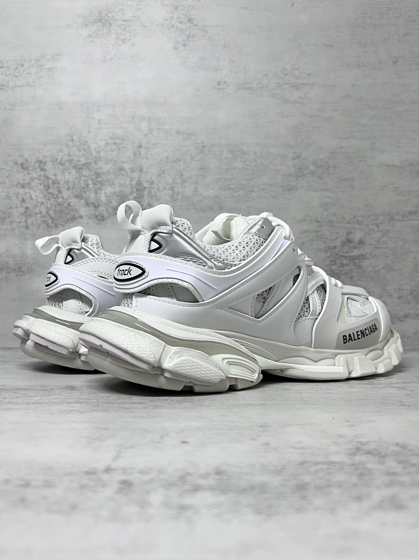 💰430
巴黎世家3.0 三代户外概念鞋老爹鞋“白色”Balenciaga Sneaker Tess s.Gomma 纯原版本 原装大盒 从里到外 一切百分百还原官方配置 顶级专供碾压市面一切真标版本
尺码：35 36 37 38 39 40 41 42 43 44 45新色陆续更新中！
