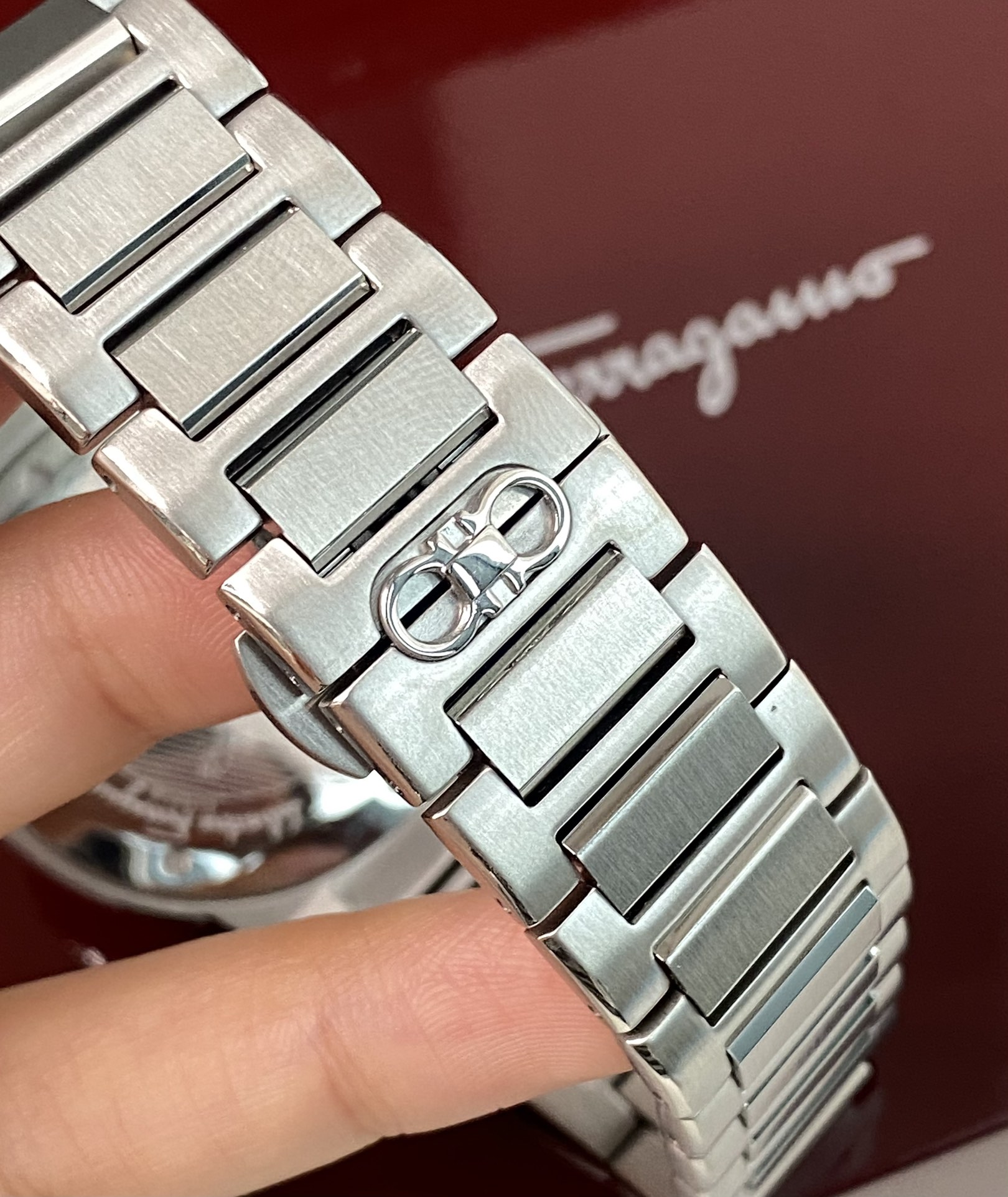 Firagmu F80 Swiss Core Watch: Stainless Steel, Sapphire Glass, 50m Water Resistance, $10,000. - 图片 9