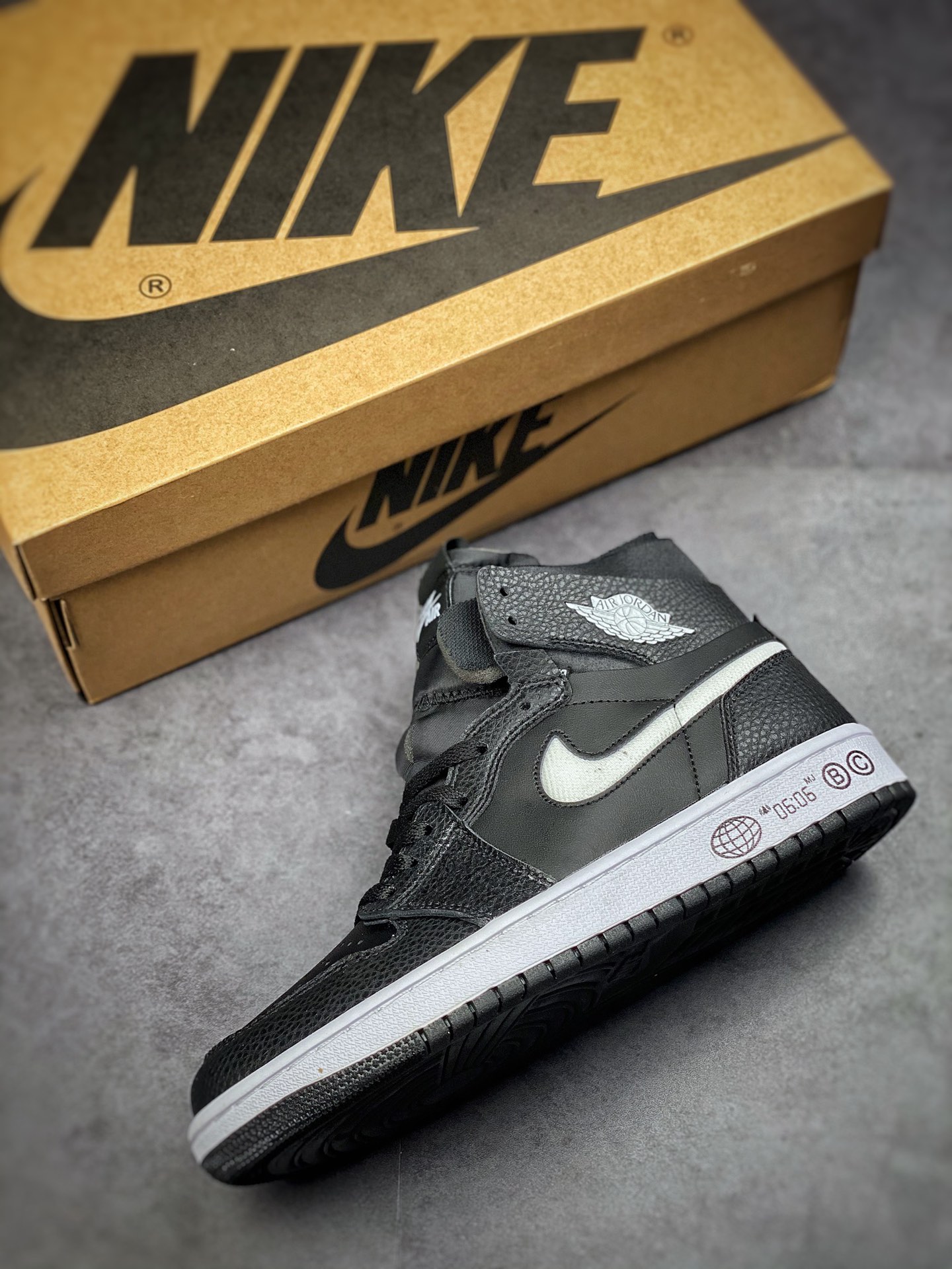 280 Nike Air Jordan 1 Zoom CMFT "Breakfast Club" AJ1 乔1高帮篮球鞋 DV3473-001