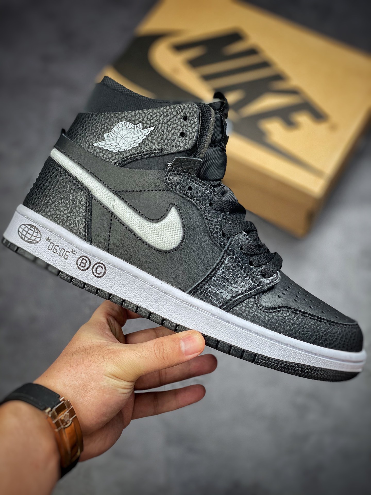 280 Nike Air Jordan 1 Zoom CMFT "Breakfast Club" AJ1 乔1高帮篮球鞋 DV3473-001