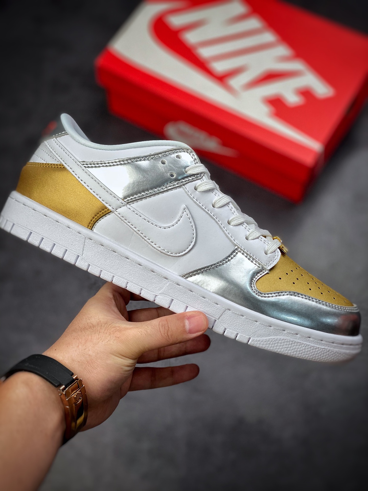 260 Nike SB Dunk low 白金银 DH4403-700