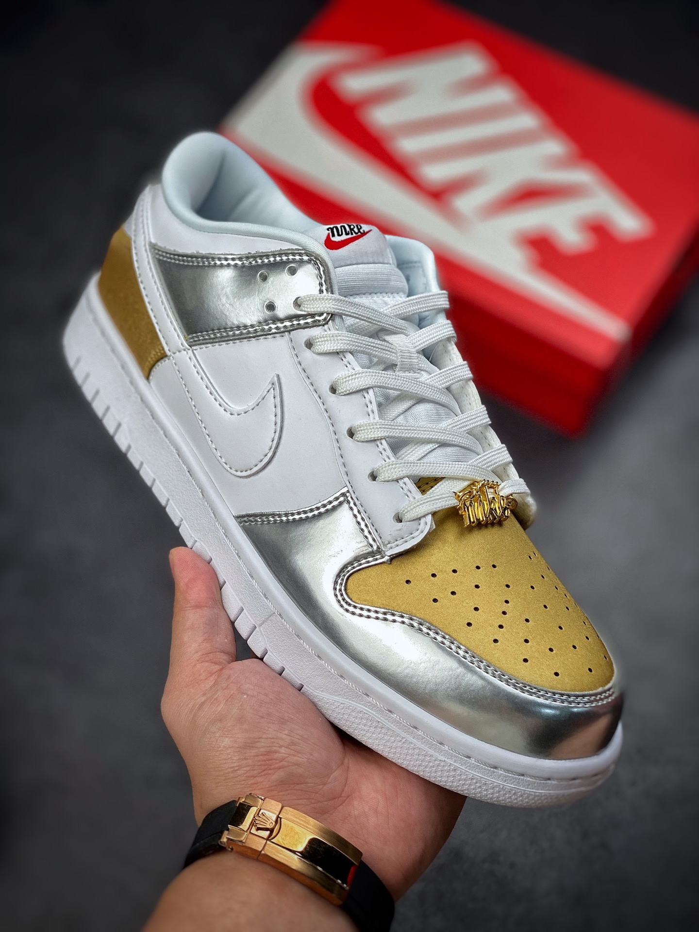 260 Nike SB Dunk low 白金银 DH4403-700