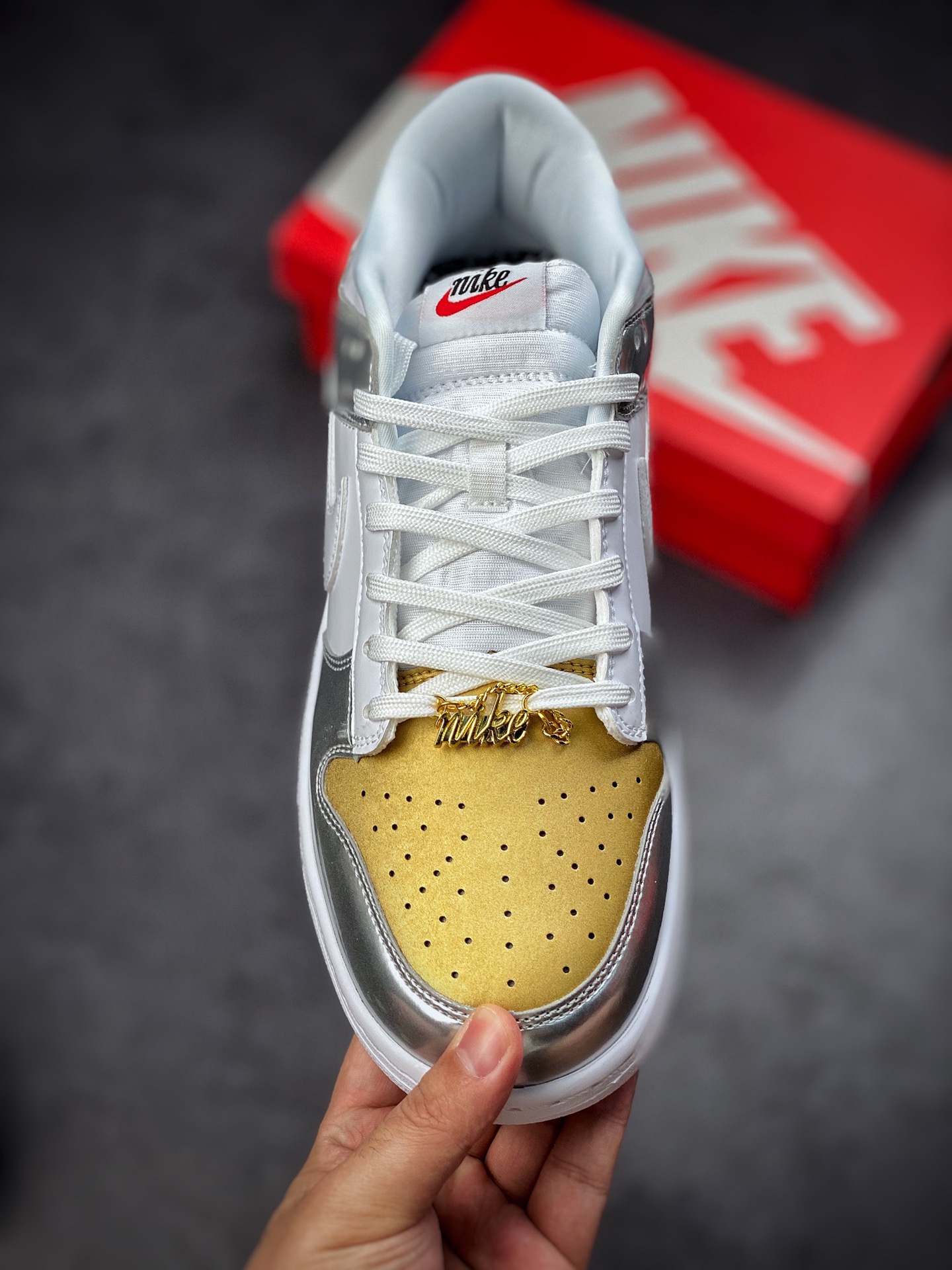 260 Nike SB Dunk low 白金银 DH4403-700