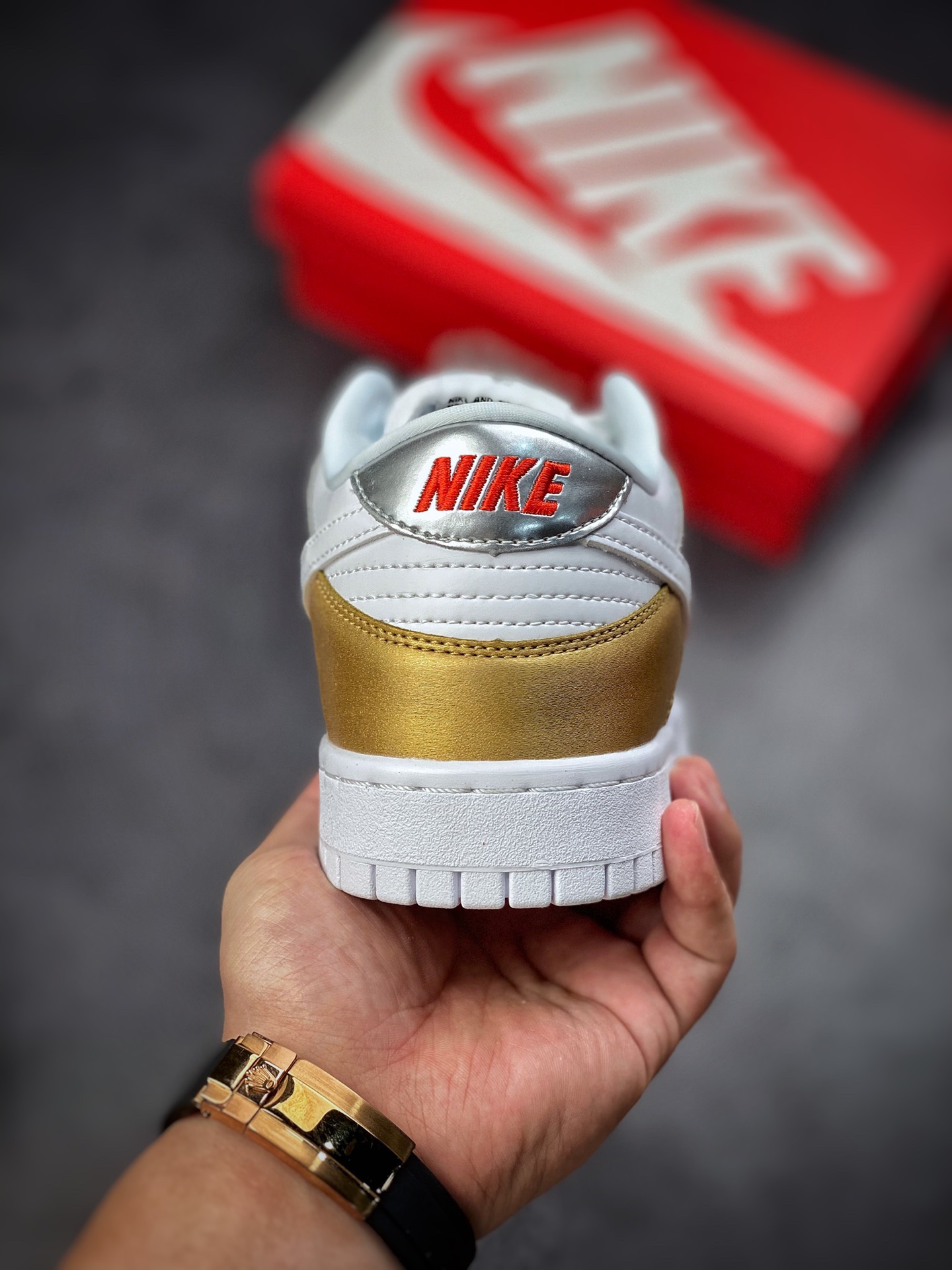 260 Nike SB Dunk low 白金银 DH4403-700