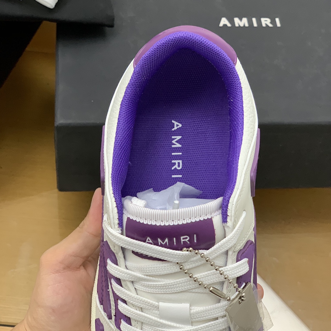 Amiri 此款采用牛皮制成骨头情侣款运动鞋
