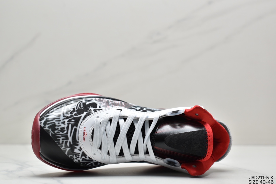 200 真标 耐克Nike LeBron VIII QS 室内实战中帮篮球鞋