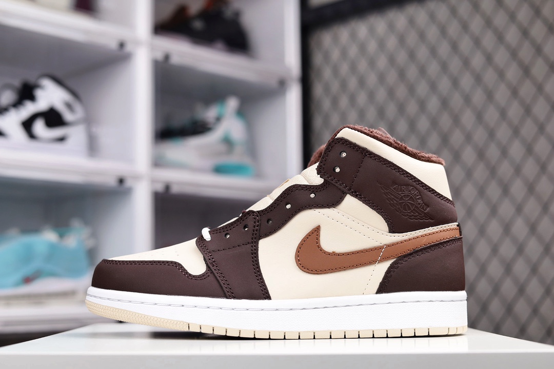 H5 纯原版本 Air Jordan 1 Mid AJ1 新配色 乔1中帮文化篮球鞋 市售最高品质 原鞋开发 平台订单专用代工流水线打造 一眼公司货既视感 良心平民定价 每一个配色均采购原鞋确认细节 认准细节实拍663BX