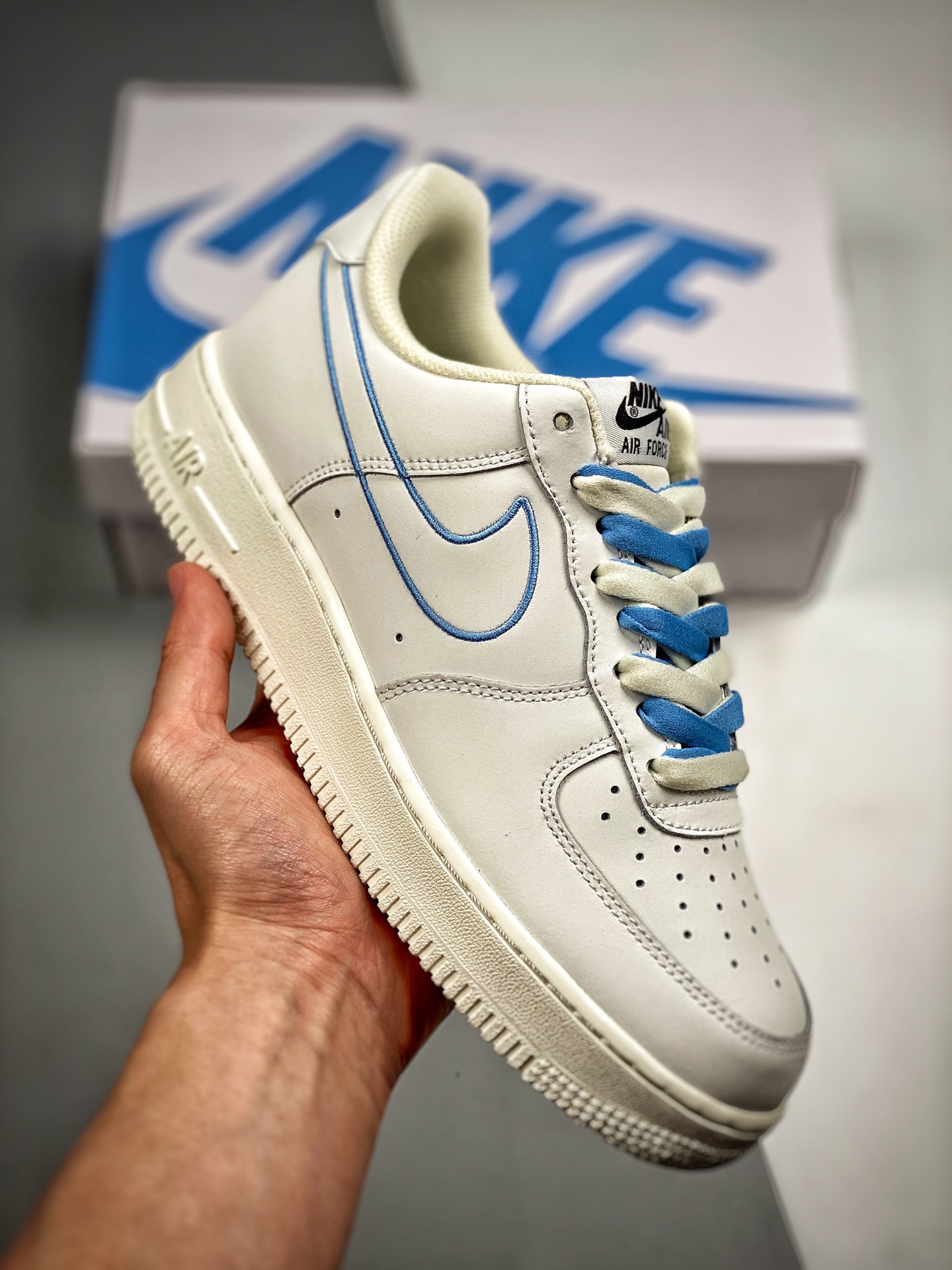 -3 Nike Air Force 1 Low ’07 “天蓝电绣勾” 空军一号低帮休闲板鞋 双鞋带设计 原装定制鞋盒 原厂皮料 原楦原纸板 纯正版型 高清洁度 内置全掌气垫 货号：CL6326-118 Size：36 36.5 37.5…