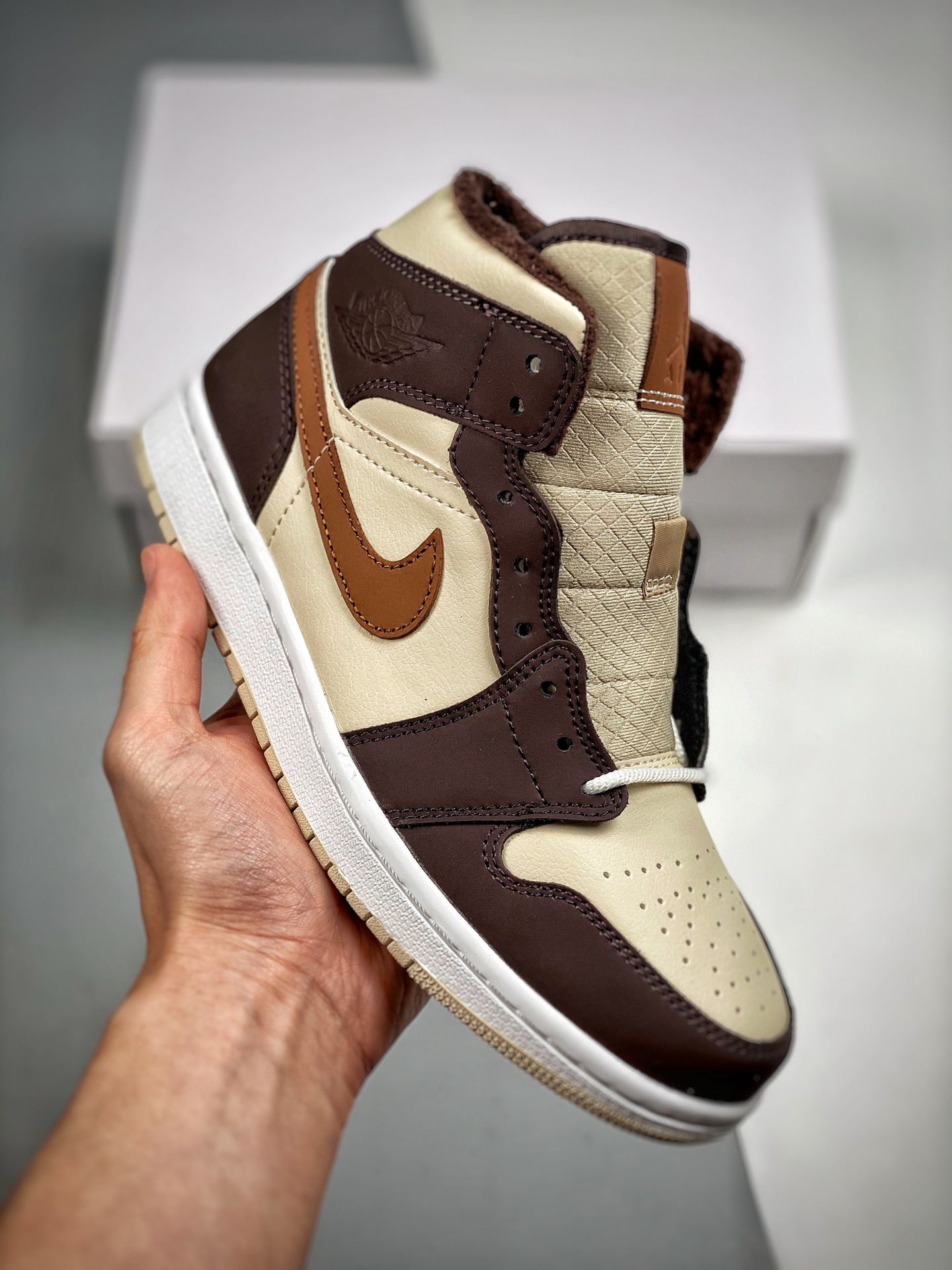 -4 Versión de verificación Air Jordan 1 Mid basalto marrón, el mejor mid-top del mercado, calidad tope! La única versió…