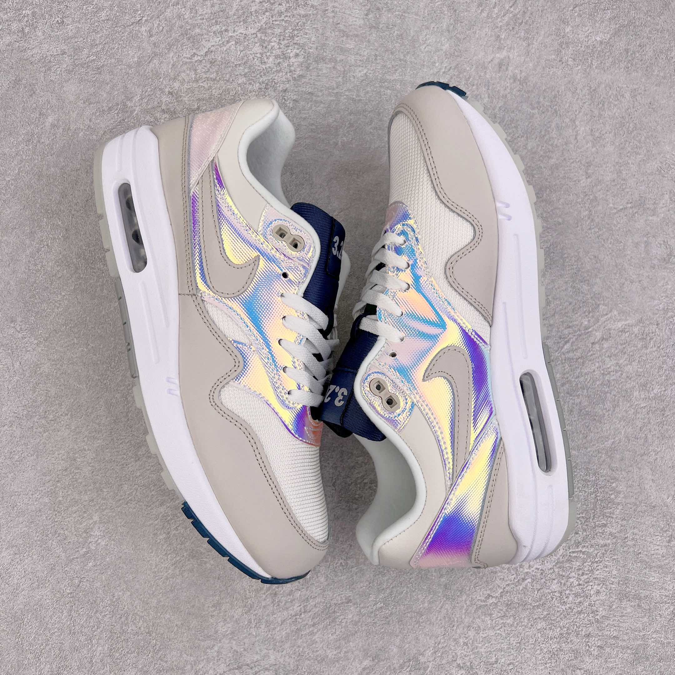 图片[3]-零售💰230 ＃超级福利‼NK Air Max 1 初代复古气垫慢跑鞋 DQ9326-100 由Tinker Hatfeld和Mark Parker在1987年设计 灵感来自于巴黎蓬皮杜中心 在参观了蓬皮杜中心之后提出了Air Max的标志性开窗可视气垫的理念 并将其实际开发成功 是NK史上第一双可视气垫跑鞋 凭借着Air Max气垫带来的舒适脚感和鞋面面料上的不断精进才使得Air Max 1在现如今都是复古慢跑鞋的首选 深厚的历史渊源 独特的流线形设计 极为复古的外观使得它深受鞋迷的喜爱 SIZE：36 36.5 37.5 38 38.5 39 40 40.5 41 42 42.5 43 44 44.5 45 46 47.5 编码：by2936030-运动鞋