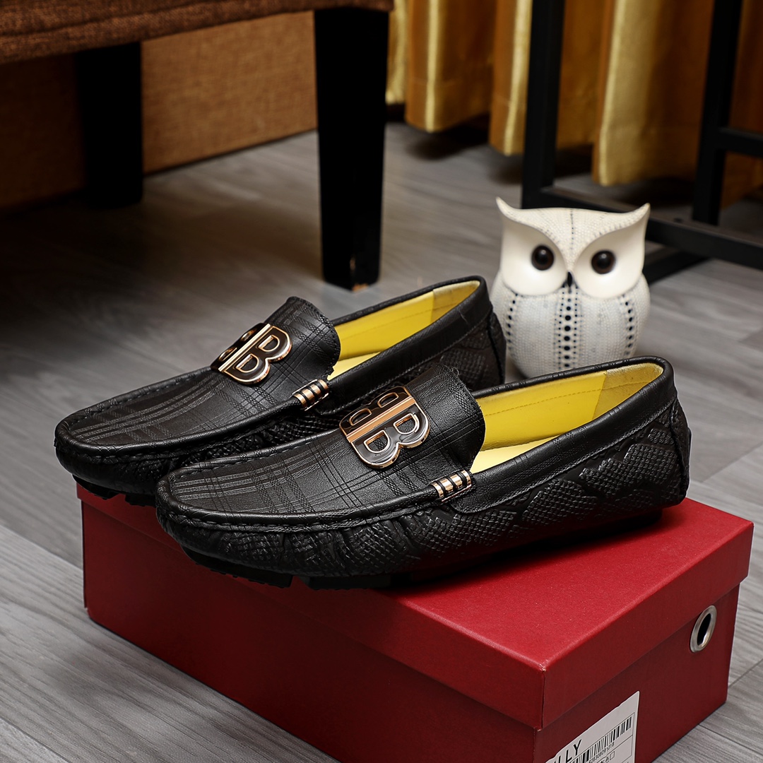 I0 BALLY巴利皮内里顶级男士豆豆鞋专柜同步发售，意大利进口小牛皮，全进口内里，，完全1比1复刻，鞋底：原厂特供原版底，独家活动成型底超级舒适，高品质，可随意进出专柜，欢迎对比。黑色，