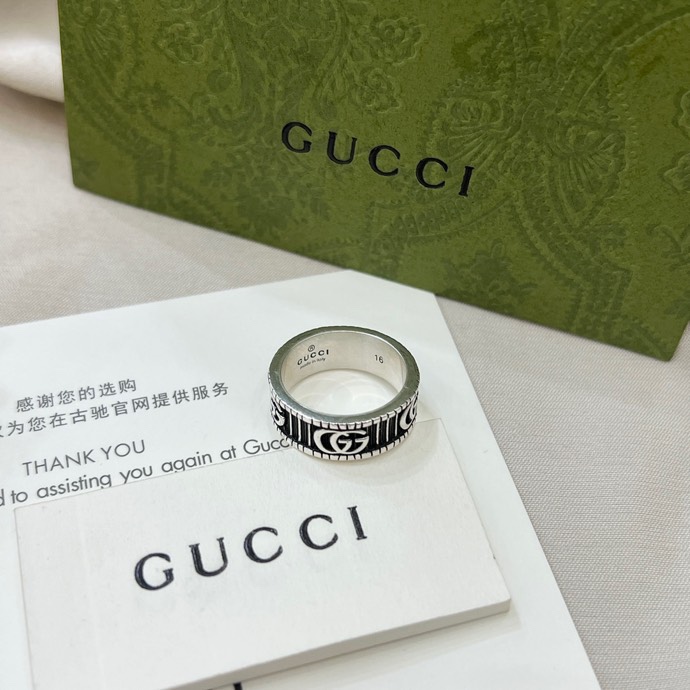 ❤️85包邮/原单代购级别
Gucci古驰经典双G复古戒指

尺寸：12# 14# 18# 20# 22# 24#