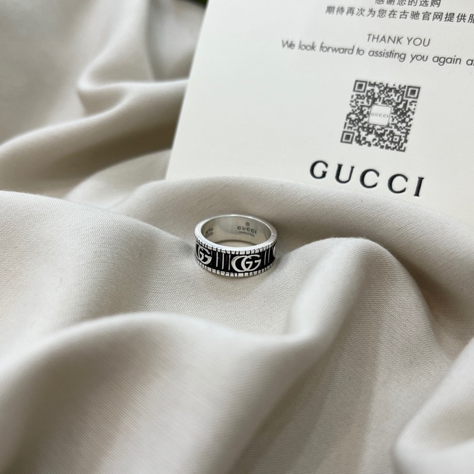 ❤️85包邮/原单代购级别
Gucci古驰经典双G复古戒指

尺寸：12# 14# 18# 20# 22# 24#