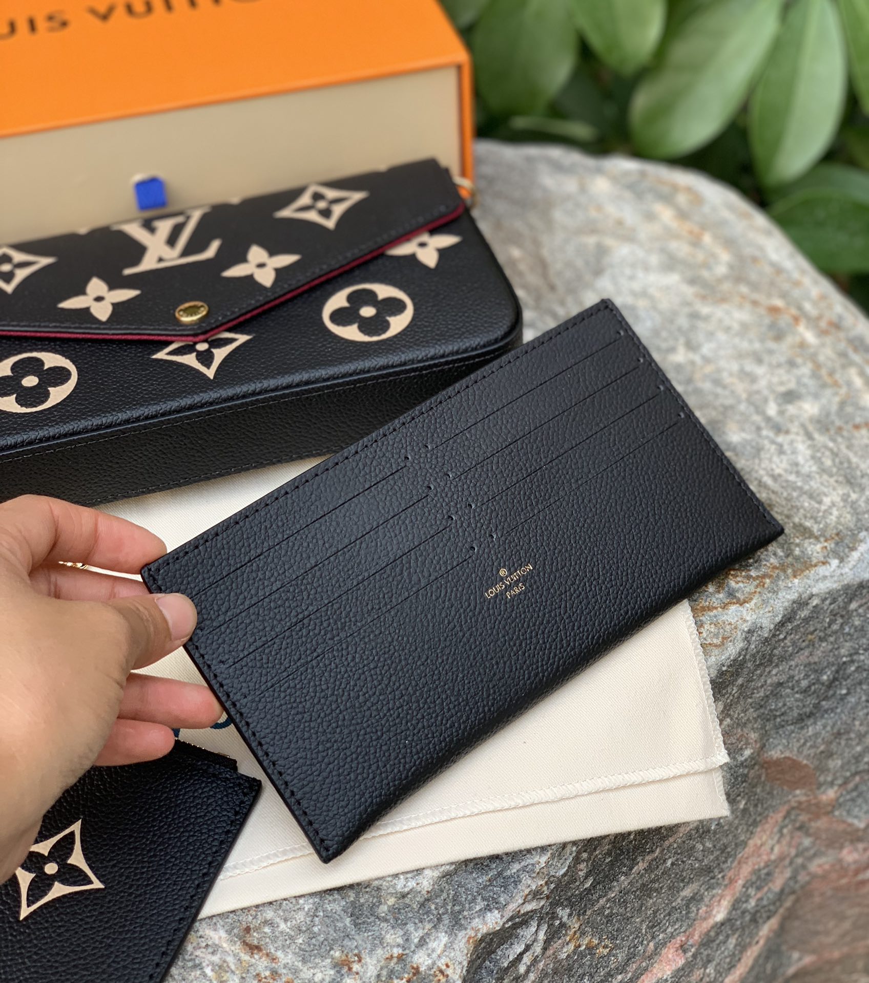 🌼 m80482尺寸‬21 x 12 x 3 cm海外纯正渠道货！限定大老花的东西放1万个心，专柜什么样