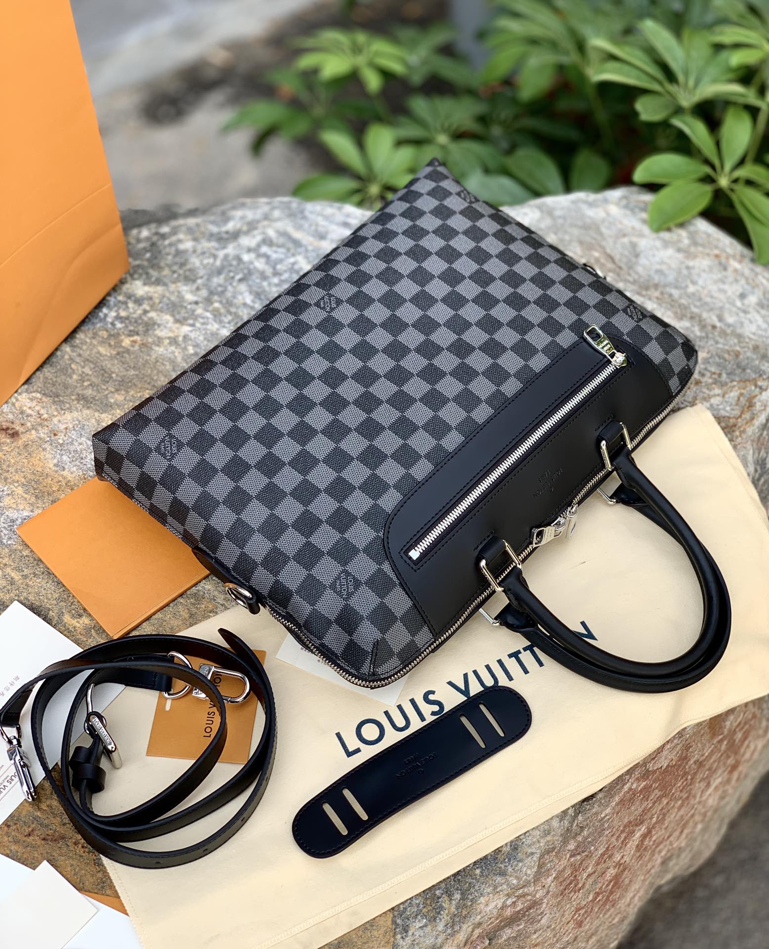 🌼 m48260尺寸37 x 28 x 6 CM原厂渠道，它是真正的好货，摆在这里就是自身最好的证明！整