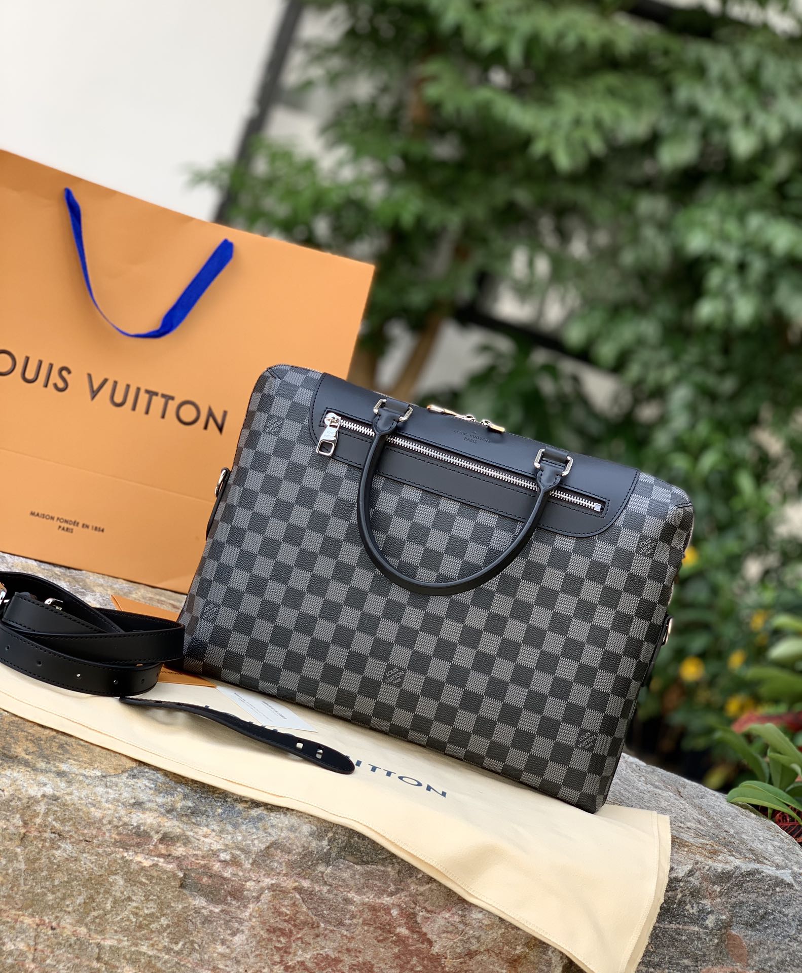 🌼 m48260尺寸37 x 28 x 6 CM原厂渠道，它是真正的好货，摆在这里就是自身最好的证明！整