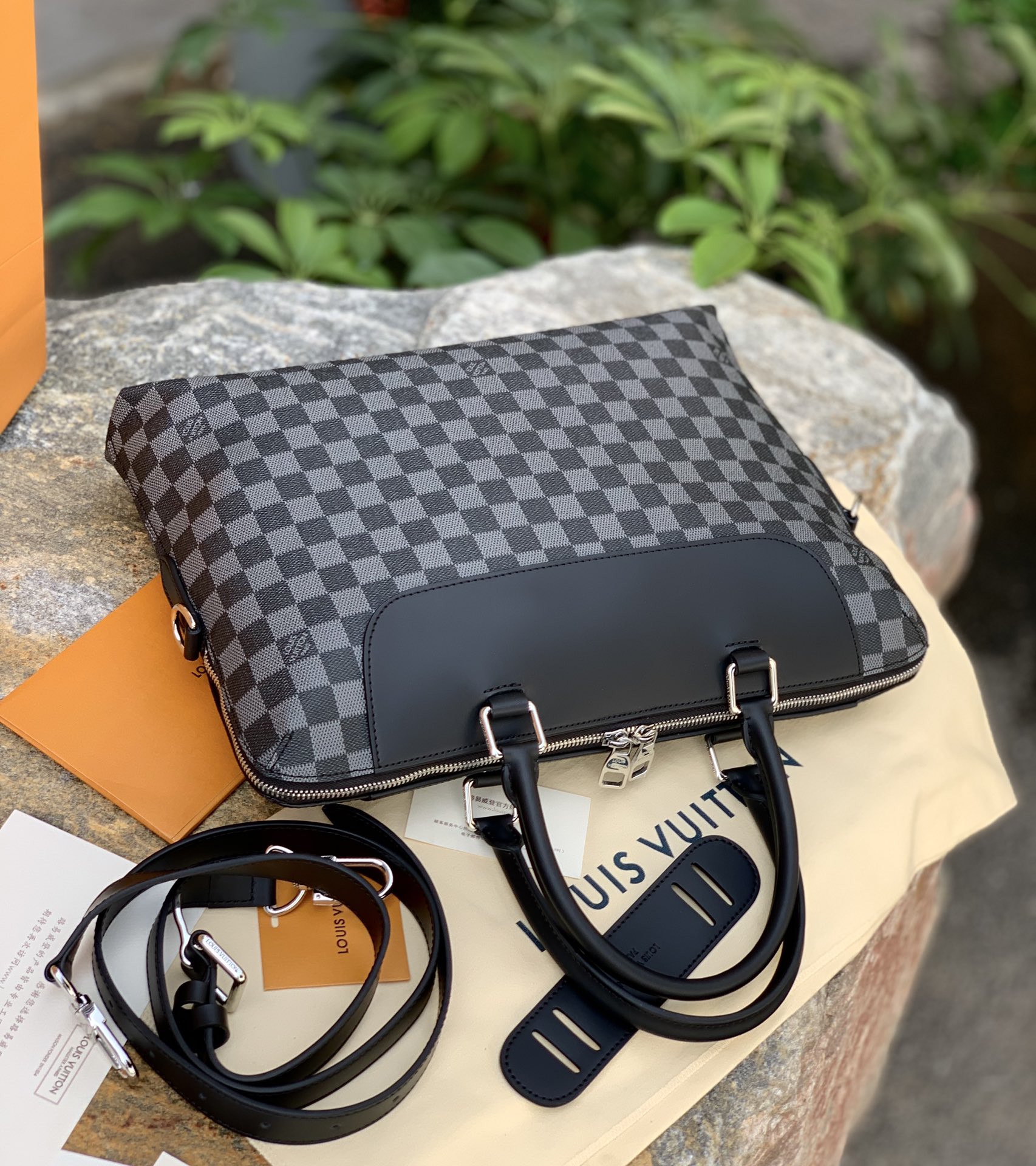 🌼 m48260尺寸37 x 28 x 6 CM原厂渠道，它是真正的好货，摆在这里就是自身最好的证明！整