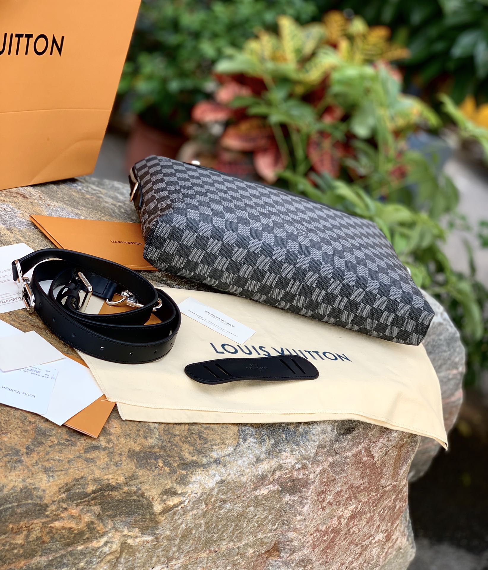 🌼 m48260尺寸37 x 28 x 6 CM原厂渠道，它是真正的好货，摆在这里就是自身最好的证明！整