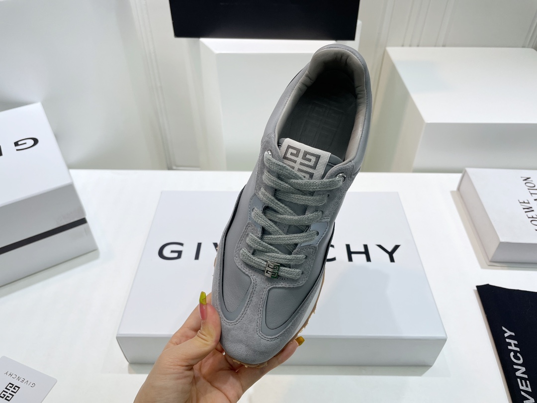 Givenchy 2022 Spring New GIV Sneaker: Lighter Material, Monochrome Design - 图片 6