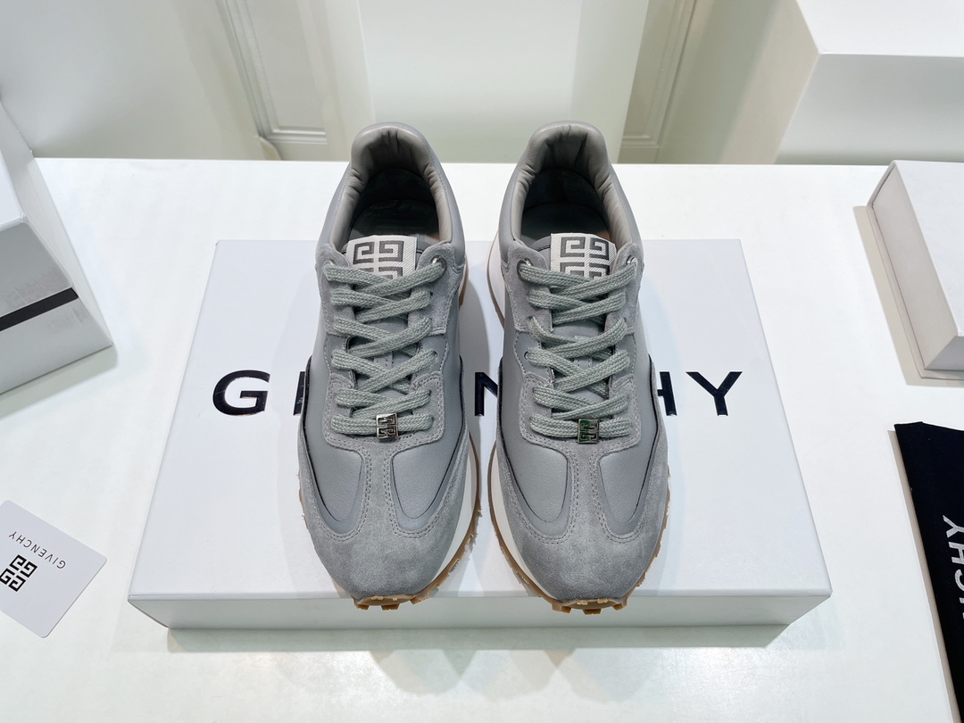 Givenchy 2022 Spring New GIV Sneaker: Lighter Material, Monochrome Design - 图片 1
