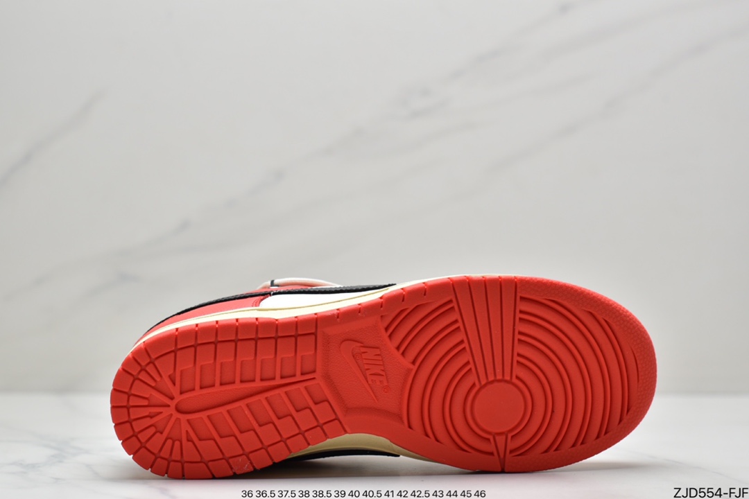 240 耐克Nike Dunk Low Retro整体以浅灰色为鞋身主调DD3363