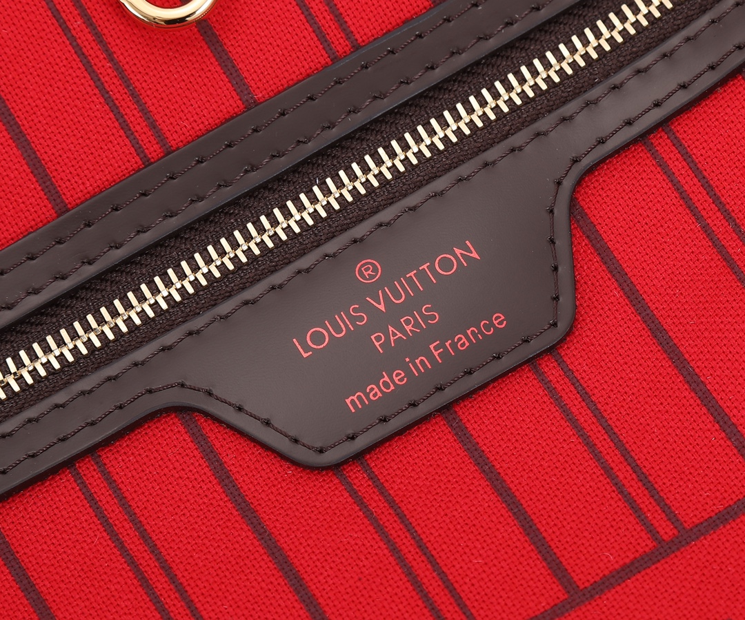 ‼️顶级原单、加强版‼️NEVERFULL 中号手袋本款 Neverfull 中号手袋结合了经典设计与标志性细节。由优雅 ‼️顶级原单、加强版‼️NEVERFULL 中号手袋本款 Neverfull 中号手袋结合了经典设计与标志性细节。由优雅