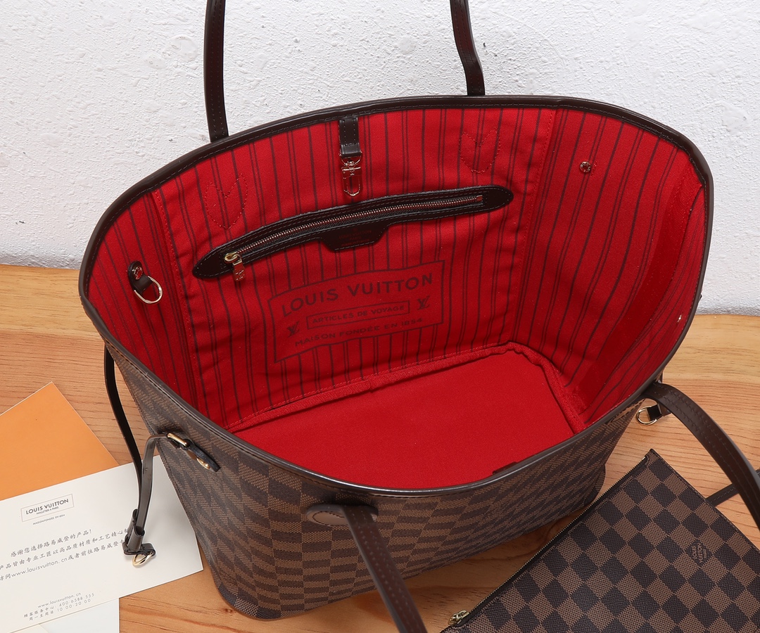 ‼️顶级原单、加强版‼️NEVERFULL 中号手袋本款 Neverfull 中号手袋结合了经典设计与标志性细节。由优雅 ‼️顶级原单、加强版‼️NEVERFULL 中号手袋本款 Neverfull 中号手袋结合了经典设计与标志性细节。由优雅