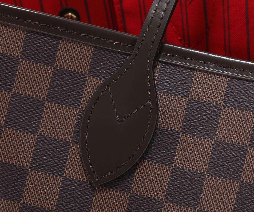 ‼️顶级原单、加强版‼️NEVERFULL 中号手袋本款 Neverfull 中号手袋结合了经典设计与标志性细节。由优雅 ‼️顶级原单、加强版‼️NEVERFULL 中号手袋本款 Neverfull 中号手袋结合了经典设计与标志性细节。由优雅