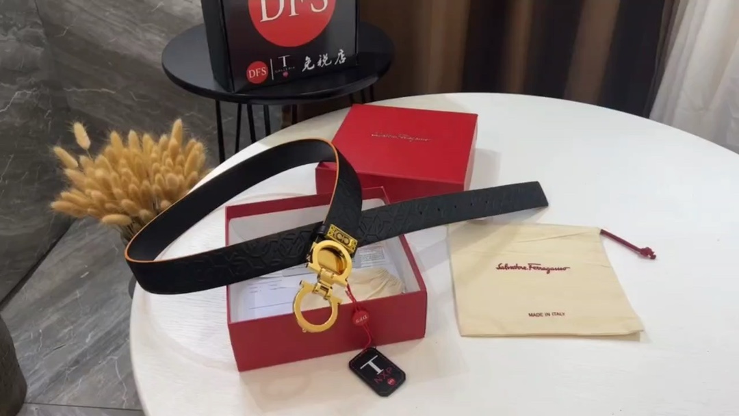 Ferragamo 压花彩色油边 新款手感柔软，皮质极佳，菲拉格慕新款精钢五金