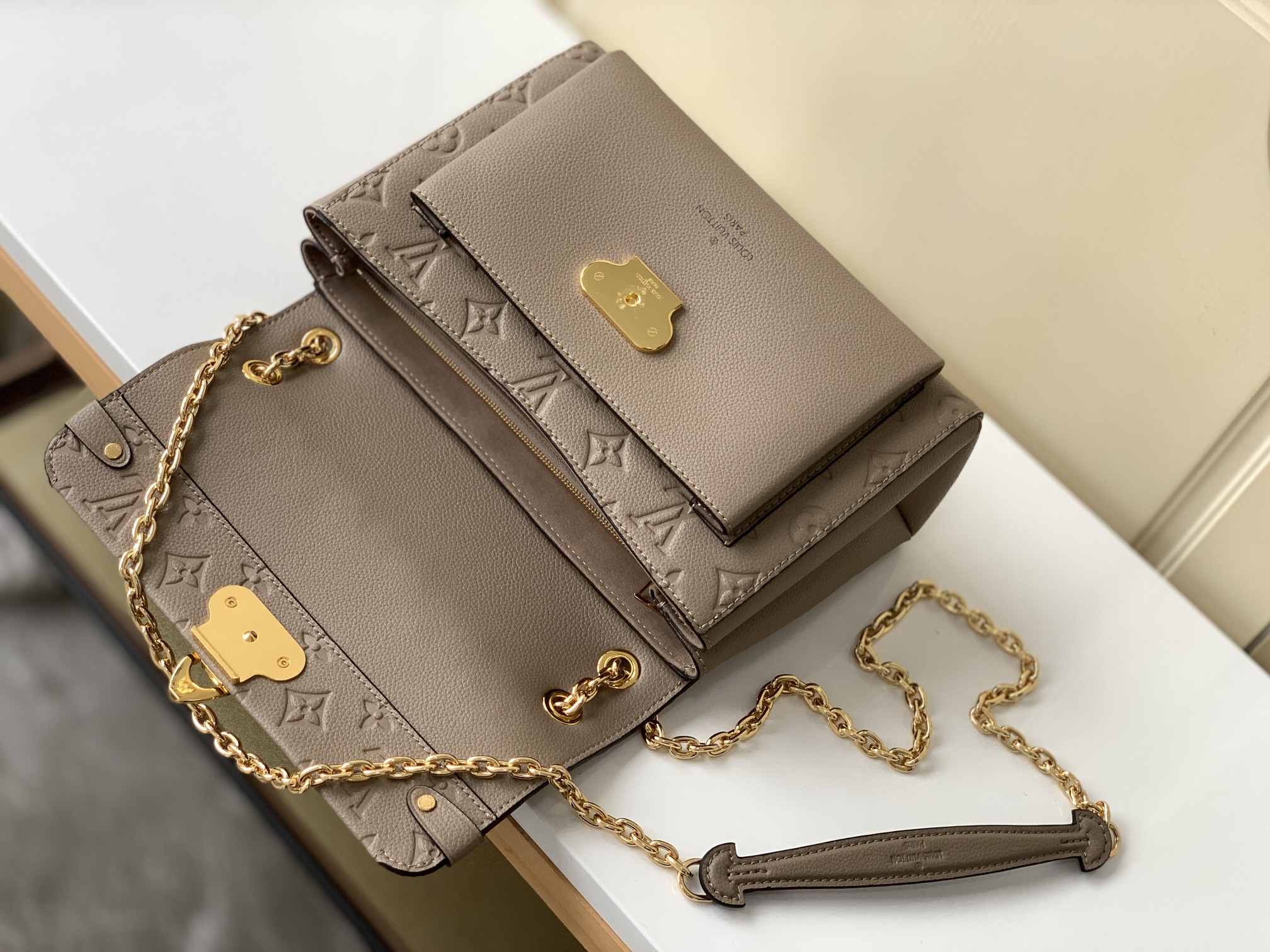 【海原外‬单 独实家‬拍】M44151 灰色 M44929  由光滑与压纹 Monogram Empre