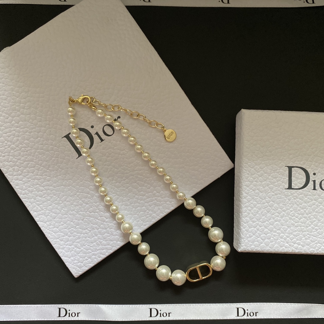 Dior New Tassel Necklace: Elegant & Playful Designs 11 a1652613107669 5183