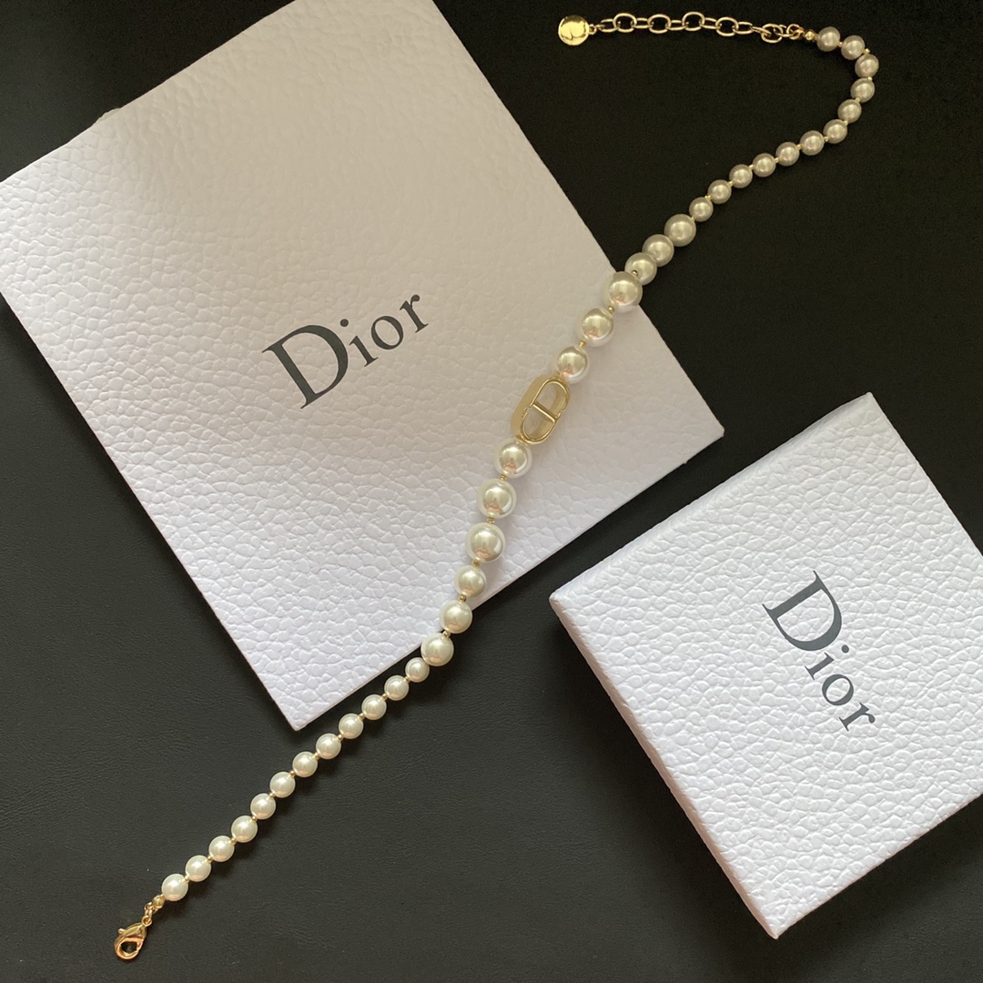 Dior New Tassel Necklace: Elegant & Playful Designs 13 a1652613107681 6427