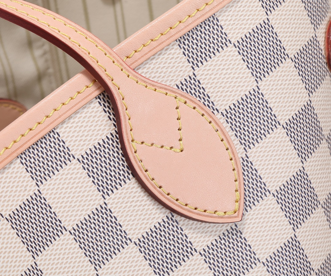 ‼️顶级原单、加强版‼️ NEVERFULL 中号手袋本款 Neverfull 中号手袋结合了经典设计与标志性细节。由 ‼️顶级原单、加强版‼️ NEVERFULL 中号手袋本款 Neverfull 中号手袋结合了经典设计与标志性细节。由