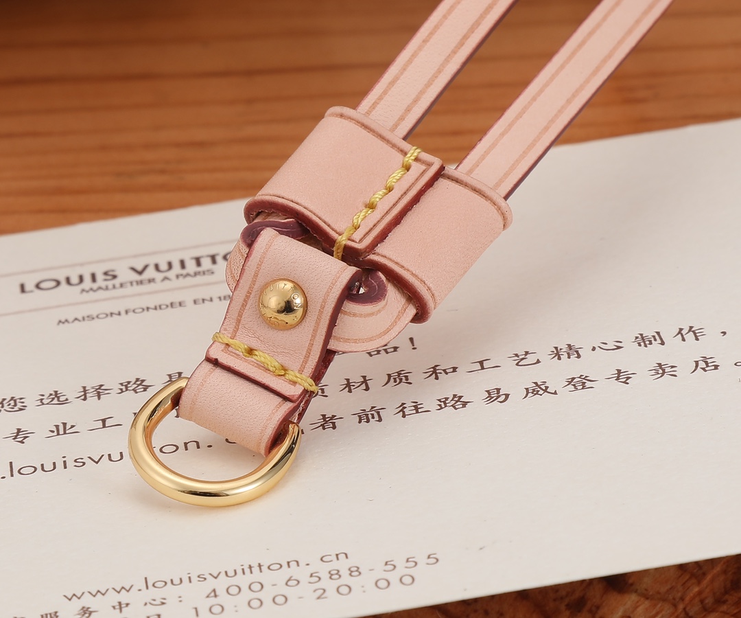 ‼️顶级原单、加强版‼️ NEVERFULL 中号手袋本款 Neverfull 中号手袋结合了经典设计与标志性细节。由 ‼️顶级原单、加强版‼️ NEVERFULL 中号手袋本款 Neverfull 中号手袋结合了经典设计与标志性细节。由