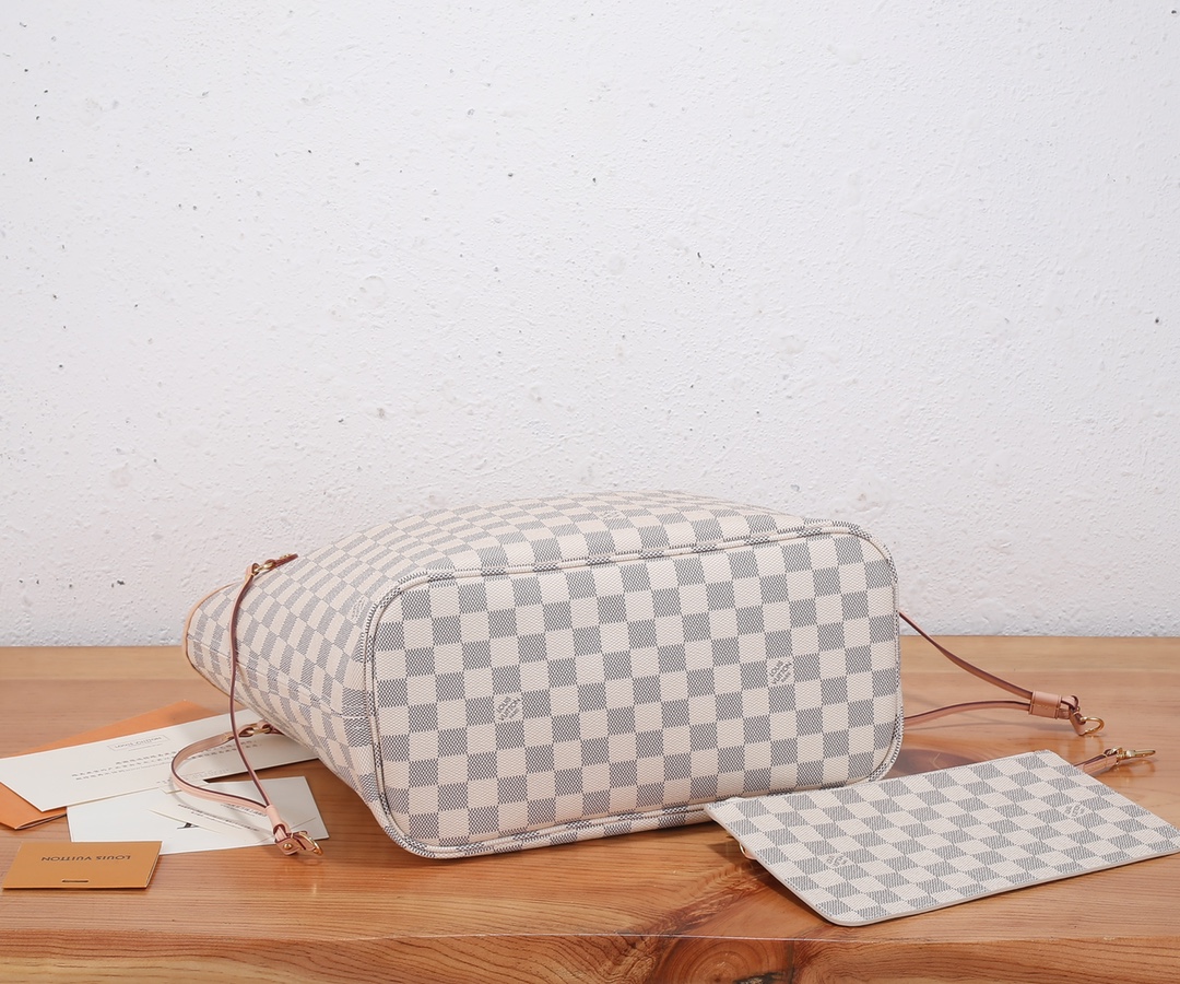 ‼️顶级原单、加强版‼️ NEVERFULL 中号手袋本款 Neverfull 中号手袋结合了经典设计与标志性细节。由 ‼️顶级原单、加强版‼️ NEVERFULL 中号手袋本款 Neverfull 中号手袋结合了经典设计与标志性细节。由