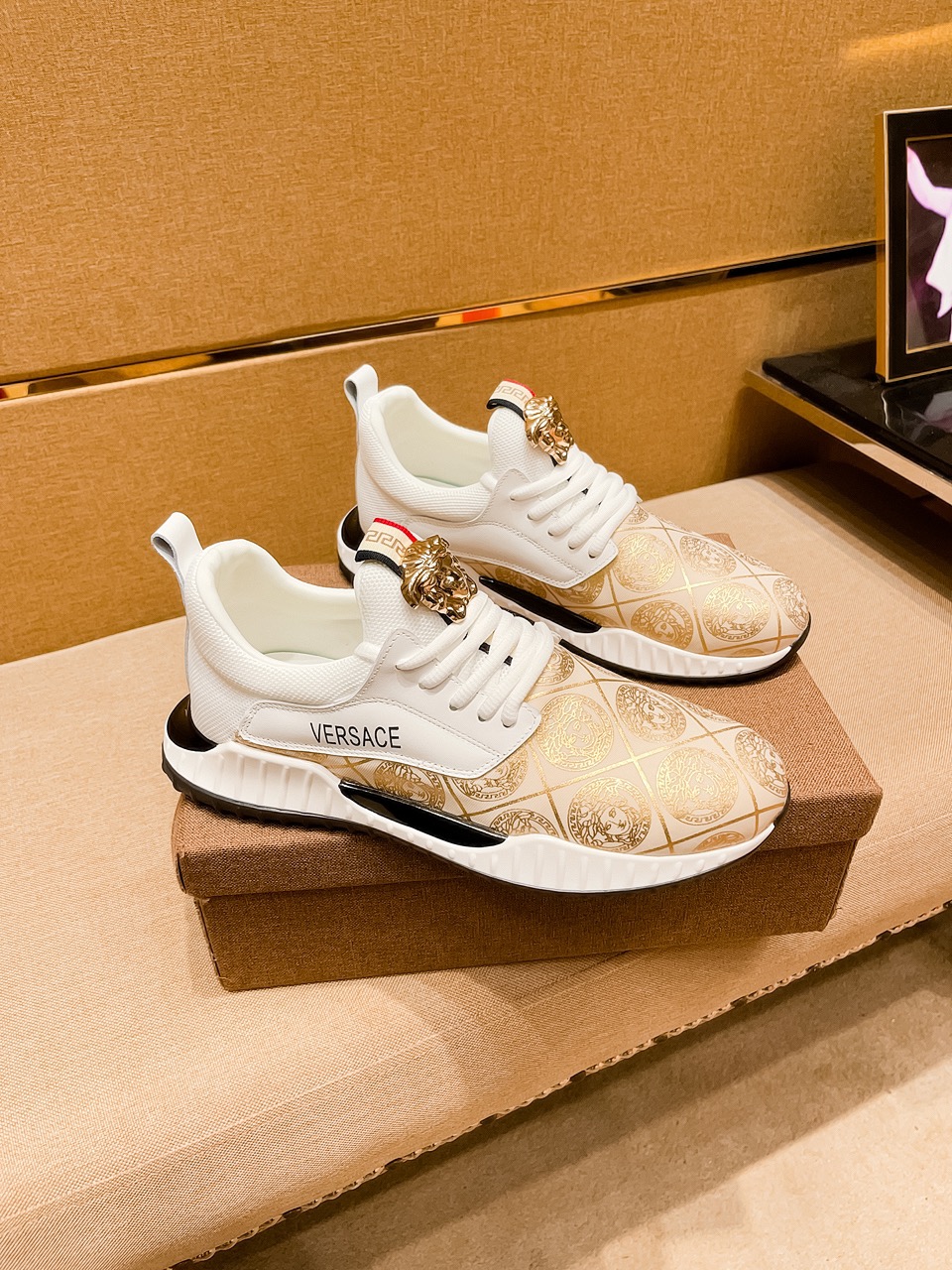 I5  范思哲 男鞋高端品牌 官网1：1最新力作：鞋面采用意大利进口头层牛皮搭配舒适透气内里➕原版防滑耐磨大底制作 ，让行走更加便捷舒适，惊世之作，与官方的质量相比美的1：1复刻[色]打造时尚个性衬托你的与众不同潮男必备!经典