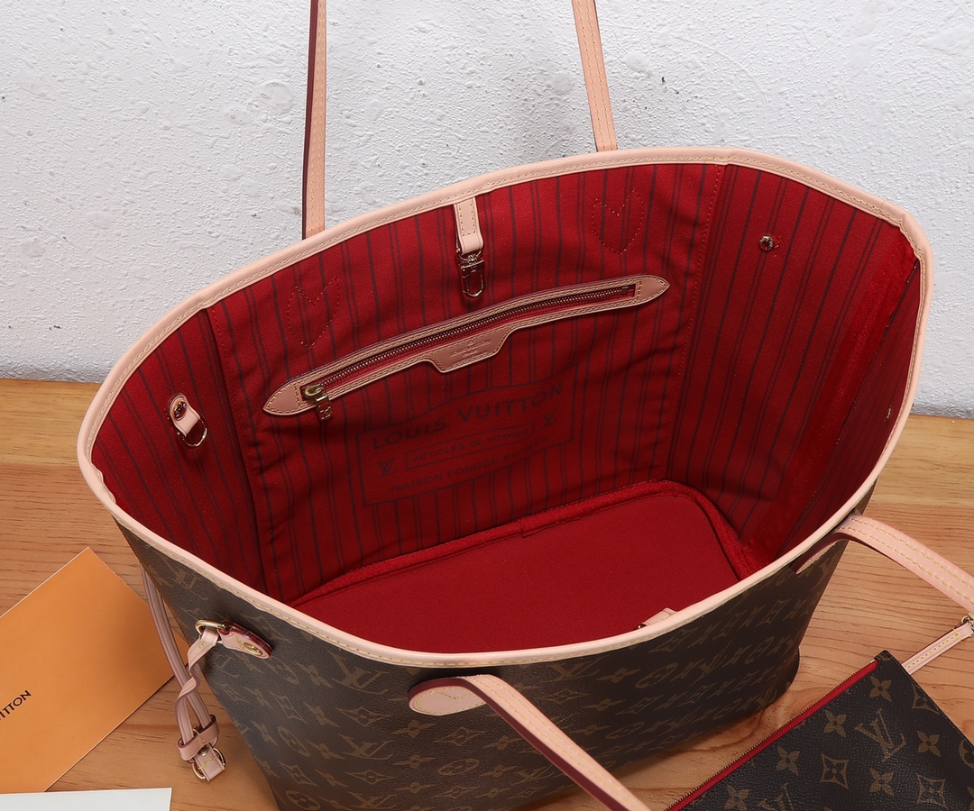 ‼️顶级原单、加强版‼️ NEVERFULL 中号手袋本款 Neverfull 中号手袋结合了经典设计与标志性细节。由柔 ‼️顶级原单、加强版‼️ NEVERFULL 中号手袋本款 Neverfull 中号手袋结合了经典设计与标志性细节。由柔