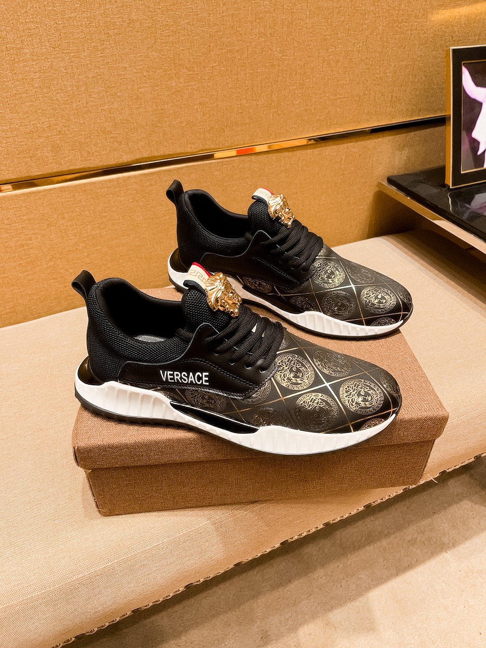 I5  范思哲 男鞋高端品牌 官网1：1最新力作：鞋面采用意大利进口头层牛皮搭配舒适透气内里➕原版防滑耐磨大底制作 ，让行走更加便捷舒适，惊世之作，与官方的质量相比美的1：1复刻[色]打造时尚个性衬托你的与众不同潮男必备!经典